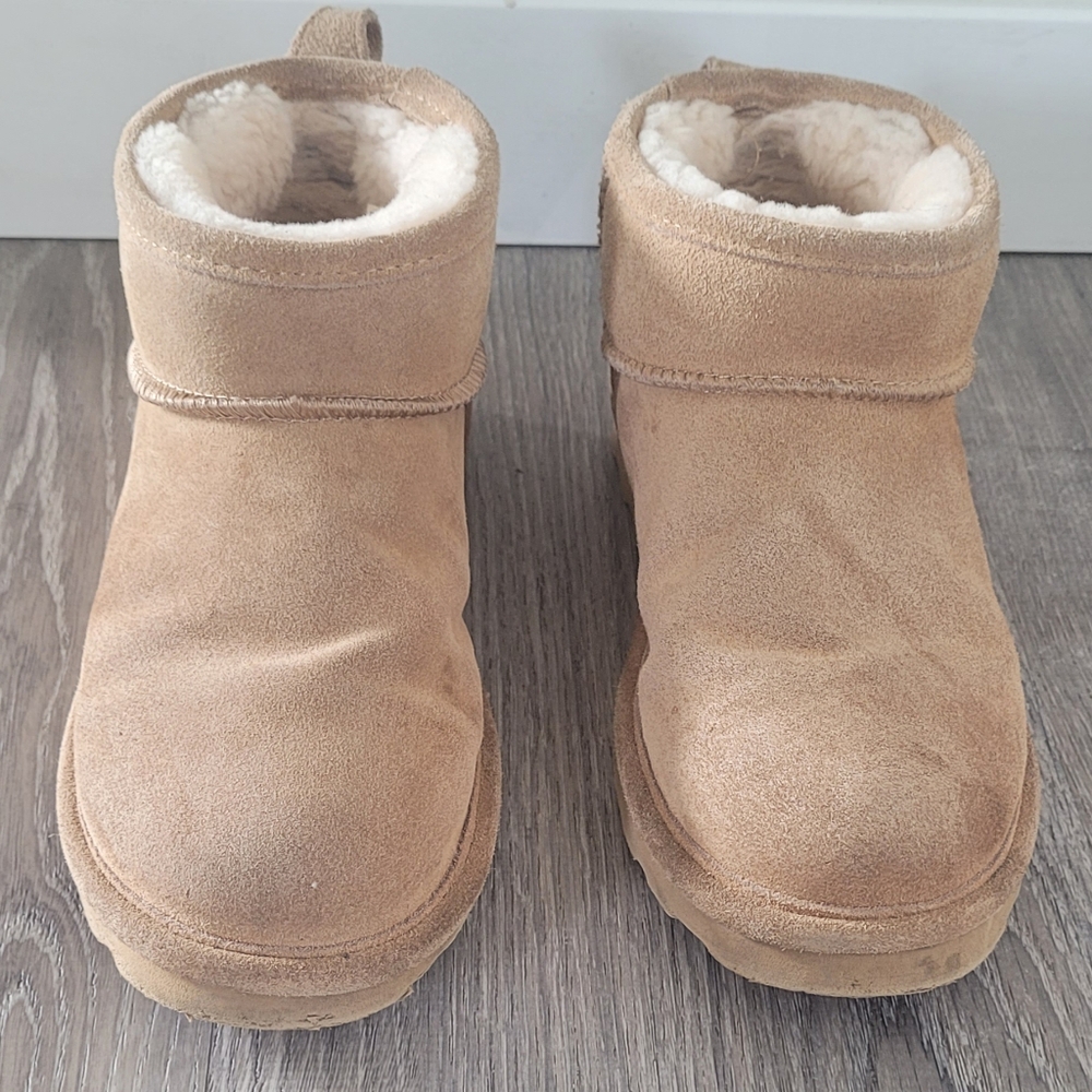Bearpaw minis size 8